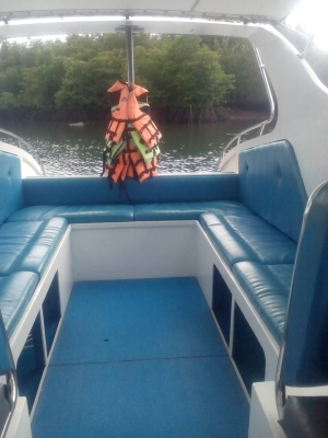 ขายเรือเร็ว27ฟุตท้องไม้จริงเครื่องยามาฮ่า200แรงม้าสภาพพร้อมใช้งาน