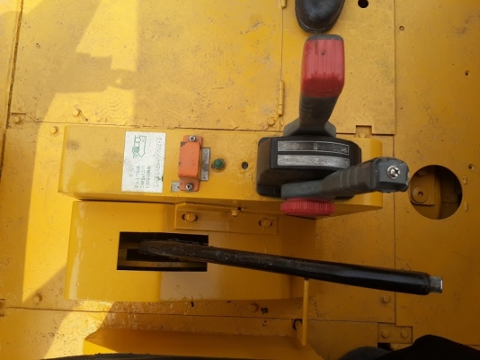 ขายค่ะรถบดล้อยาง 7 ล้อ ยี่ห้อ Hitachi รุ่น RT200WT #43076 เทียบเท่าไดนาแพค CP20W  ติดต่อ ใหม่ 061-4194022