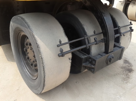 ขายค่ะรถบดล้อยาง 7 ล้อ ยี่ห้อ Hitachi รุ่น RT200WT #43076 เทียบเท่าไดนาแพค CP20W  ติดต่อ ใหม่ 061-4194022