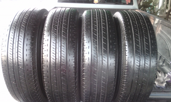 ขายยางบริดสโตน  215/70/15 ปี 14