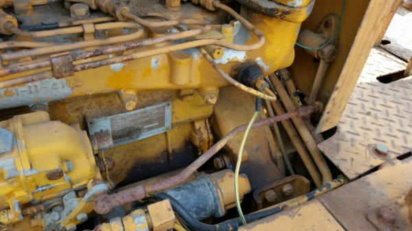 ขายด่วนรถแทรกเตอร์KOMATSU ดี2-3รถนอกเพิ่งนำเข้ามายังไม่เคยใช้งานในเมืองไทยเลย ขายด่วนรถแทรกเตอร์KOMATSU ดี2-3รถนอกเพิ่งนำเข้ามายังไม่เคยใช้งานในเมืองไทยเลย