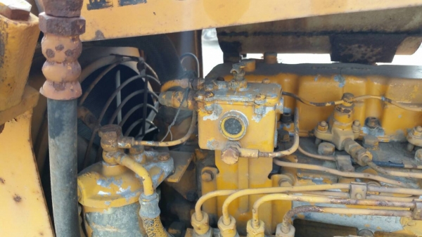 ขายด่วนรถแทรกเตอร์KOMATSU ดี2-3รถนอกเพิ่งนำเข้ามายังไม่เคยใช้งานในเมืองไทยเลย ขายด่วนรถแทรกเตอร์KOMATSU ดี2-3รถนอกเพิ่งนำเข้ามายังไม่เคยใช้งานในเมืองไทยเลย