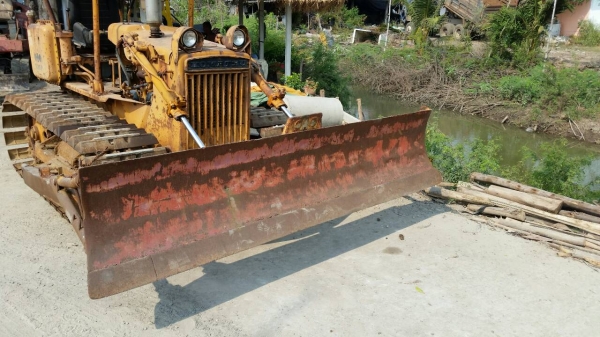 ขายด่วนรถแทรกเตอร์KOMATSU ดี2-3รถนอกเพิ่งนำเข้ามายังไม่เคยใช้งานในเมืองไทยเลย ขายด่วนรถแทรกเตอร์KOMATSU ดี2-3รถนอกเพิ่งนำเข้ามายังไม่เคยใช้งานในเมืองไทยเลย