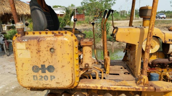 ขายด่วนรถแทรกเตอร์KOMATSU ดี2-3รถนอกเพิ่งนำเข้ามายังไม่เคยใช้งานในเมืองไทยเลย ขายด่วนรถแทรกเตอร์KOMATSU ดี2-3รถนอกเพิ่งนำเข้ามายังไม่เคยใช้งานในเมืองไทยเลย