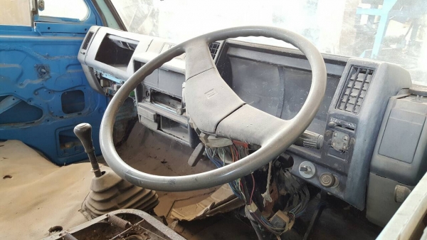 ขาย รถโม่ปูน 2.5 คิว 6 ล้อ ISUZU NKR ไม่มีทะเบียน เครื่อง 4BE1 110 แรงม้า คัสซีสวยตลอดเส้น ปั้มล่างเสียให้ไปซ่อมเองครับ