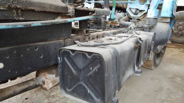 ขาย รถโม่ปูน 2.5 คิว 6 ล้อ ISUZU NKR ไม่มีทะเบียน เครื่อง 4BE1 110 แรงม้า คัสซีสวยตลอดเส้น ปั้มล่างเสียให้ไปซ่อมเองครับ