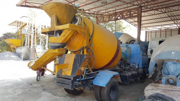 ขาย รถโม่ปูน 2.5 คิว 6 ล้อ ISUZU NKR ไม่มีทะเบียน เครื่อง 4BE1 110 แรงม้า คัสซีสวยตลอดเส้น ปั้มล่างเสียให้ไปซ่อมเองครับ