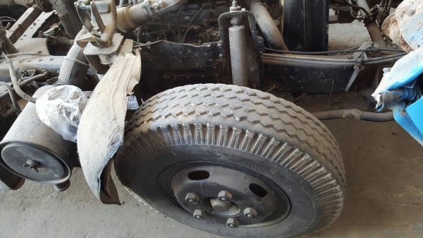 ขาย รถโม่ปูน 2.5 คิว 6 ล้อ ISUZU NKR ไม่มีทะเบียน เครื่อง 4BE1 110 แรงม้า คัสซีสวยตลอดเส้น ปั้มล่างเสียให้ไปซ่อมเองครับ