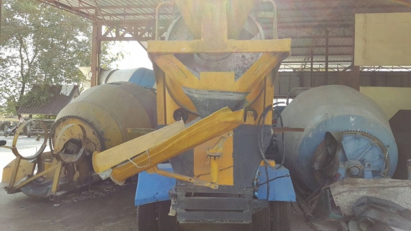 ขาย รถโม่ปูน 2.5 คิว 6 ล้อ ISUZU NKR ไม่มีทะเบียน เครื่อง 4BE1 110 แรงม้า คัสซีสวยตลอดเส้น ปั้มล่างเสียให้ไปซ่อมเองครับ