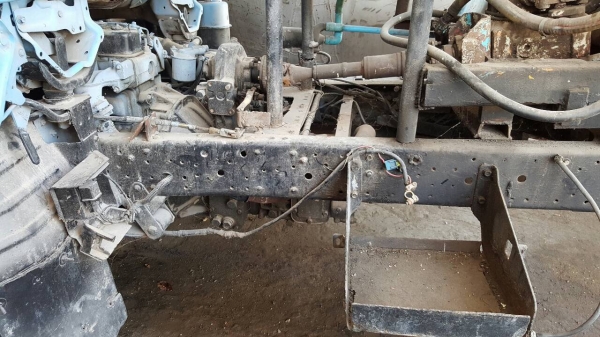 ขาย รถโม่ปูน 2.5 คิว 6 ล้อ ISUZU NKR ไม่มีทะเบียน เครื่อง 4BE1 110 แรงม้า คัสซีสวยตลอดเส้น ปั้มล่างเสียให้ไปซ่อมเองครับ