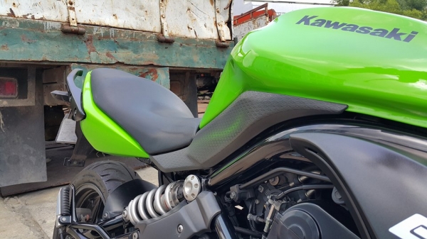 ER6N ABS 2010 รถบ้าน ใช้น้อย พร้อมขี่ สวยๆ ราคาไม่แพงครับ ER6N ABS 2010 รถบ้าน ใช้น้อย พร้อมขี่ สวยๆ ราคาไม่แพงครับ