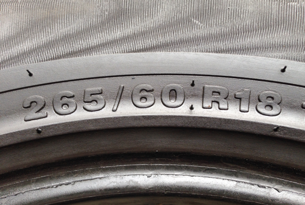 ยาง Achilles 265 60 18 ปี12 ดอกสวย พร้อมใช้งาน ราคาไม่แพง