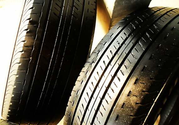 ยางกระบะขอบ15  บริดสโตน205-70-R15ลงพื้นปี15 (4เส้น3,800)