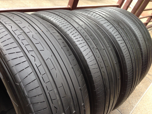 ยาง Nitto 225 55 17 ปี12 ดอกเต็ม พร้อมใช้งาน ราคาไม่แพง