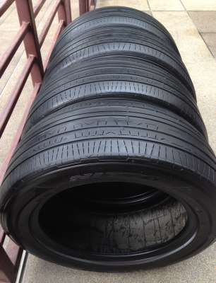 ยาง Nitto 225 55 17 ปี12 ดอกเต็ม พร้อมใช้งาน ราคาไม่แพง