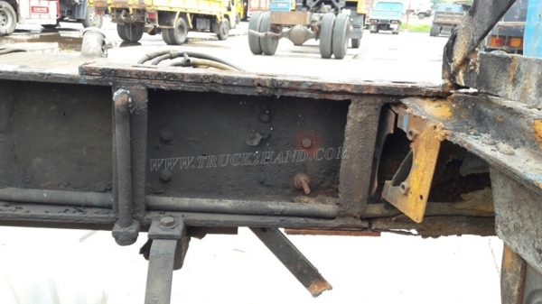 รถบรรทุก10 ล้อหัวยาว ยี่ห้อ NISSAN   ขายเฉพาะแซซซีและหัว