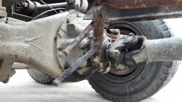 รถบรรทุก10 ล้อหัวยาว ยี่ห้อ NISSAN   ขายเฉพาะแซซซีและหัว