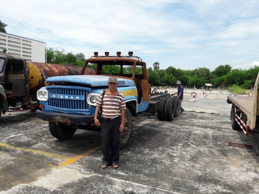 รถบรรทุก10 ล้อหัวยาว ยี่ห้อ NISSAN   ขายเฉพาะแซซซีและหัว