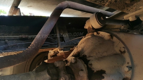 รถบรรทุก10 ล้อหัวยาว ยี่ห้อ NISSAN   ขายเฉพาะแซซซีและหัว