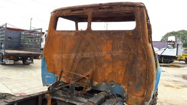 รถบรรทุก10 ล้อหัวยาว ยี่ห้อ NISSAN   ขายเฉพาะแซซซีและหัว