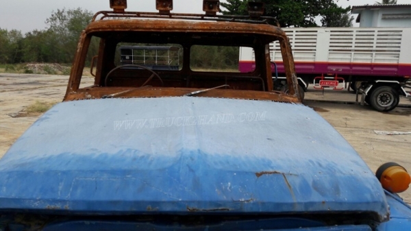 รถบรรทุก10 ล้อหัวยาว ยี่ห้อ NISSAN   ขายเฉพาะแซซซีและหัว