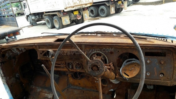 รถบรรทุก10 ล้อหัวยาว ยี่ห้อ NISSAN   ขายเฉพาะแซซซีและหัว