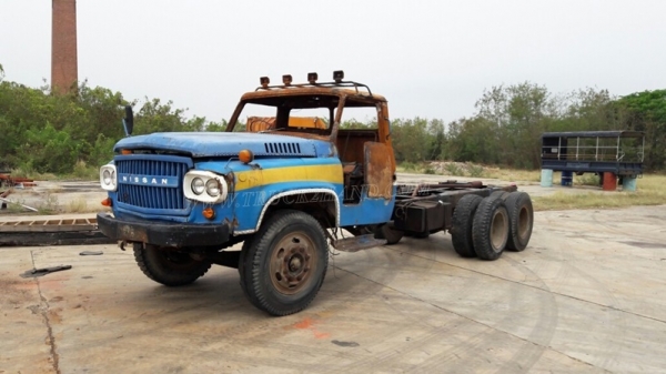 รถบรรทุก10 ล้อหัวยาว ยี่ห้อ NISSAN   ขายเฉพาะแซซซีและหัว