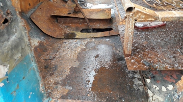 รถบรรทุก10 ล้อหัวยาว ยี่ห้อ NISSAN   ขายเฉพาะแซซซีและหัว