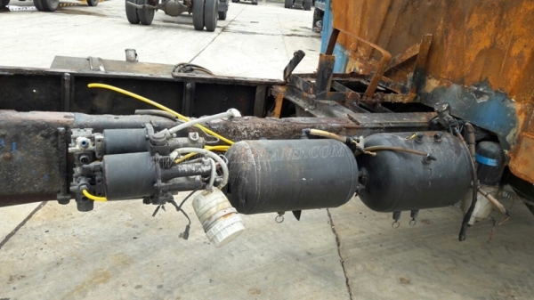 รถบรรทุก10 ล้อหัวยาว ยี่ห้อ NISSAN   ขายเฉพาะแซซซีและหัว