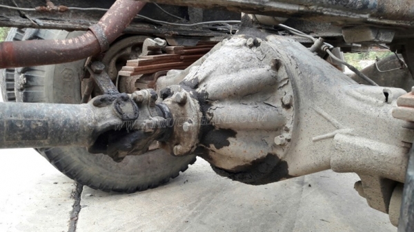 รถบรรทุก10 ล้อหัวยาว ยี่ห้อ NISSAN   ขายเฉพาะแซซซีและหัว