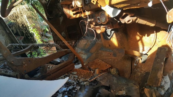 รถบรรทุก10 ล้อหัวยาว ยี่ห้อ NISSAN   ขายเฉพาะแซซซีและหัว