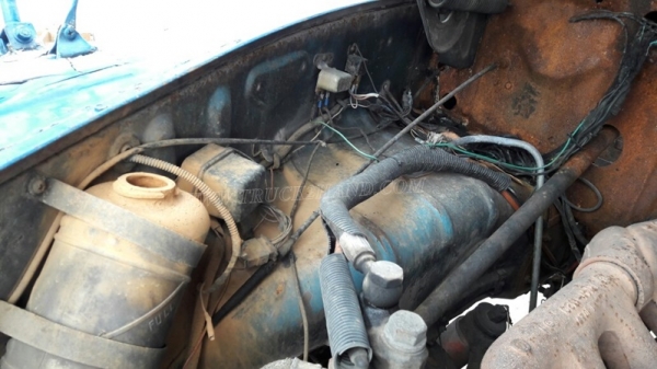 รถบรรทุก10 ล้อหัวยาว ยี่ห้อ NISSAN   ขายเฉพาะแซซซีและหัว