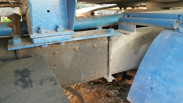 รถบรรทุก10 ล้อหัวยาว ยี่ห้อ NISSAN   ขายเฉพาะแซซซีและหัว