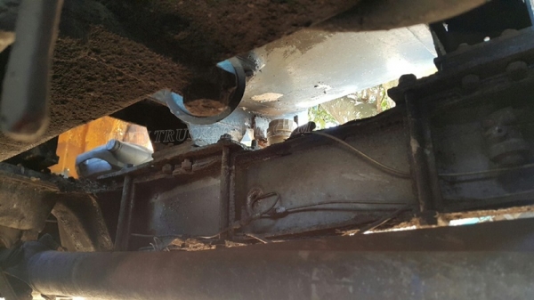 รถบรรทุก10 ล้อหัวยาว ยี่ห้อ NISSAN   ขายเฉพาะแซซซีและหัว