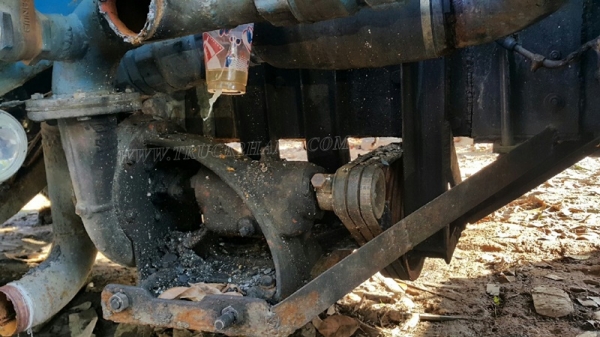 รถบรรทุก10 ล้อหัวยาว ยี่ห้อ NISSAN   ขายเฉพาะแซซซีและหัว