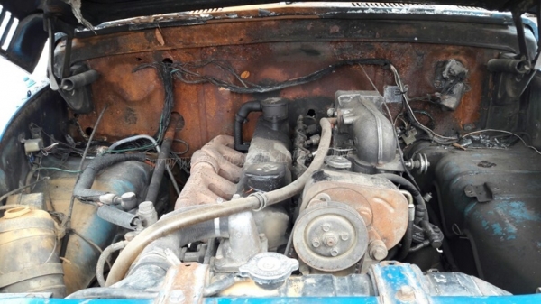 รถบรรทุก10 ล้อหัวยาว ยี่ห้อ NISSAN   ขายเฉพาะแซซซีและหัว