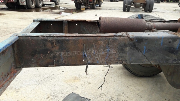 รถบรรทุก10 ล้อหัวยาว ยี่ห้อ NISSAN   ขายเฉพาะแซซซีและหัว