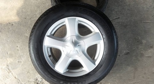 ขายล้อแม็กISUZU V Cross17ยาง225/65/17 ปี13 4 ล้อ