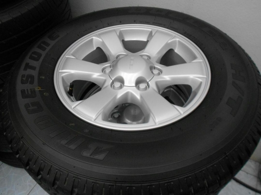 ล้อแม็ก New D-Max Blue1.9Ddi ขอบ 16 พร้อมยางป้ายแดง Bridgestone 245 70 16 ผลิตปลายปี 2015 เทิร์นได้ ใส่ฟรีค่ะ