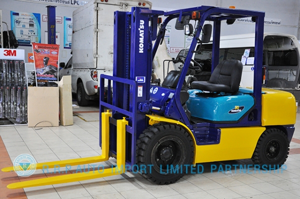 ขายรถโฟล์คลิฟท์มือสอง KOMATSU รุ่น FD30C-567007 ราคา xxx,xxx บาท