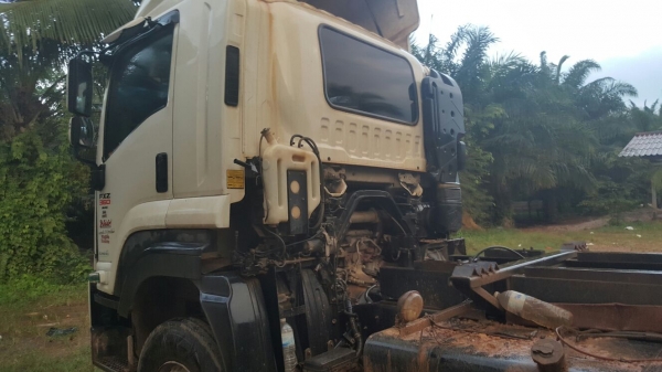 รถอีซูซุ 10 ล้อดั้ม FXZ 360 แรงม้า. ปี 52. , ( ขายแม่ , ลูก. ) , ( รถวิ่ง 33x,xxx กม. )      สนใจติดต่อ  081 - 6079515