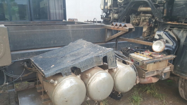 รถอีซูซุ 10 ล้อดั้ม FXZ 360 แรงม้า. ปี 52. , ( ขายแม่ , ลูก. ) , ( รถวิ่ง 33x,xxx กม. )      สนใจติดต่อ  081 - 6079515