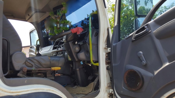 รถอีซูซุ 10 ล้อดั้ม FXZ 360 แรงม้า. ปี 52. , ( ขายแม่ , ลูก. ) , ( รถวิ่ง 33x,xxx กม. )      สนใจติดต่อ  081 - 6079515