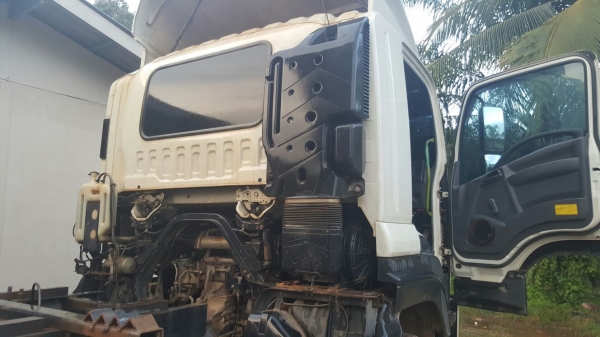 รถอีซูซุ 10 ล้อดั้ม FXZ 360 แรงม้า. ปี 52. , ( ขายแม่ , ลูก. ) , ( รถวิ่ง 33x,xxx กม. )      สนใจติดต่อ  081 - 6079515