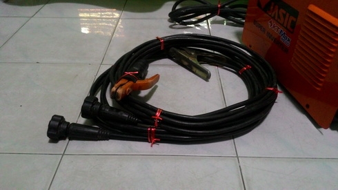 ตู้เชื่อมอินเวอร์เตอร์ ยี่ห้อ JASIC ขนาด 200 แอมป์ เป็นตู้เบา เสียบปลั๊กไฟบ้านใช้งานได้เลยครับ