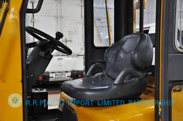 ขายรถโฟล์คลิฟท์มือสอง TCM รุ่น FD30T-38R85622 ราคา 365,000 สภาพเดิมจากญี่ปุ่น ไม่เคยใช้งานในประเทศไทย