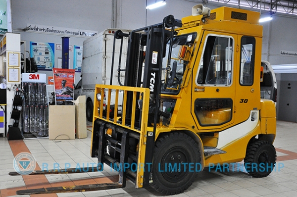 ขายรถโฟล์คลิฟท์มือสอง TCM รุ่น FD30T-38R85622 ราคา 365,000 สภาพเดิมจากญี่ปุ่น ไม่เคยใช้งานในประเทศไทย