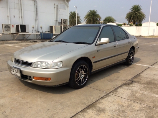 ขายรถ Honda accord 2.2 LXi ไฟท้าย 2ก้อน ปี96 เครื่องใหม่บล๊อกเดิม 2.2 เกียร์ธรรมดา (ไม่ต้องกลัวเกียร์พัง) ติดแก๊ส LPG ใช้ได้ 2ระบบ กระจกไฟฟ้าทั้งคัน ภายในสวยๆเบาะหนังสวยๆสะอาดแอร์เย็นหนาว ไมล์ใช้ได้หมด ตัวถังเดิมๆสีบางเดิมทั้งคันห้องเครื่องเดิมๆแม็ก15&amp