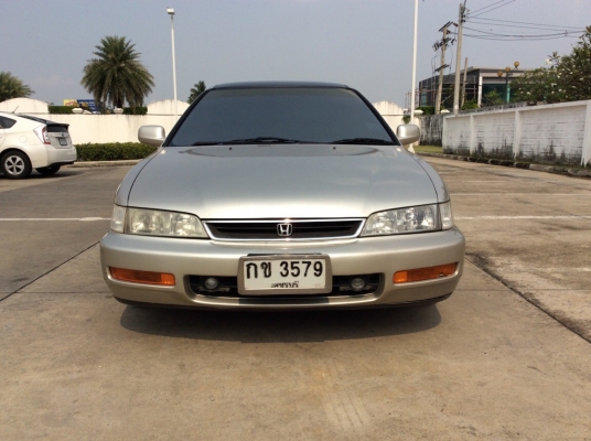 ขายรถ Honda accord 2.2 LXi ไฟท้าย 2ก้อน ปี96 เครื่องใหม่บล๊อกเดิม 2.2 เกียร์ธรรมดา (ไม่ต้องกลัวเกียร์พัง) ติดแก๊ส LPG ใช้ได้ 2ระบบ กระจกไฟฟ้าทั้งคัน ภายในสวยๆเบาะหนังสวยๆสะอาดแอร์เย็นหนาว ไมล์ใช้ได้หมด ตัวถังเดิมๆสีบางเดิมทั้งคันห้องเครื่องเดิมๆแม็ก15&amp