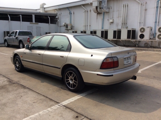 ขายรถ Honda accord 2.2 LXi ไฟท้าย 2ก้อน ปี96 เครื่องใหม่บล๊อกเดิม 2.2 เกียร์ธรรมดา (ไม่ต้องกลัวเกียร์พัง) ติดแก๊ส LPG ใช้ได้ 2ระบบ กระจกไฟฟ้าทั้งคัน ภายในสวยๆเบาะหนังสวยๆสะอาดแอร์เย็นหนาว ไมล์ใช้ได้หมด ตัวถังเดิมๆสีบางเดิมทั้งคันห้องเครื่องเดิมๆแม็ก15&amp